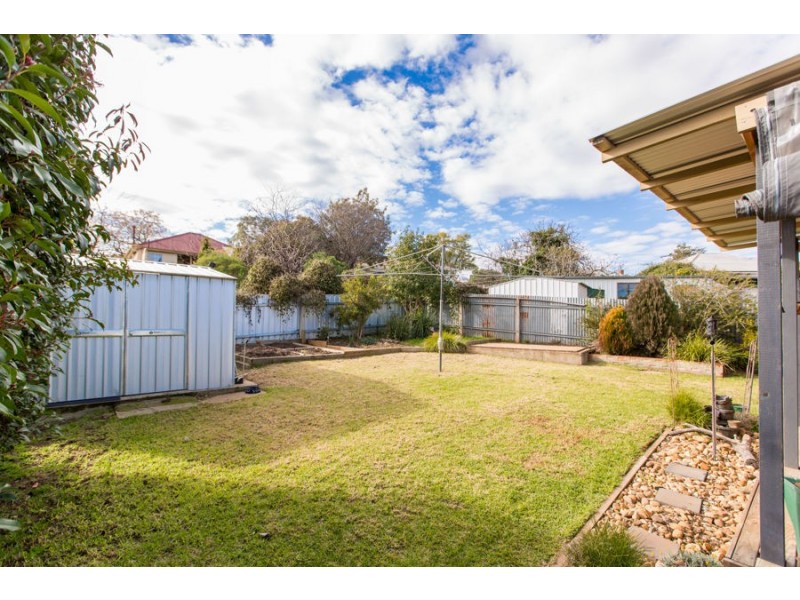 148 Macleay Street, Mount Austin NSW 2650