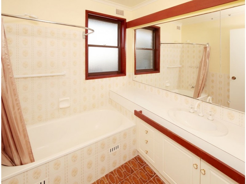 14 Buchhorn Street, Tolland NSW 2650