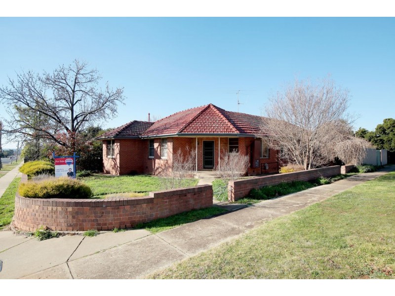 71 Bourke Street, Turvey Park NSW 2650