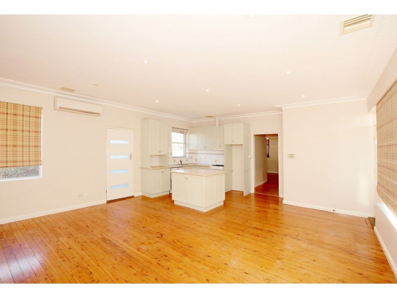71 Bourke Street, Turvey Park NSW 2650