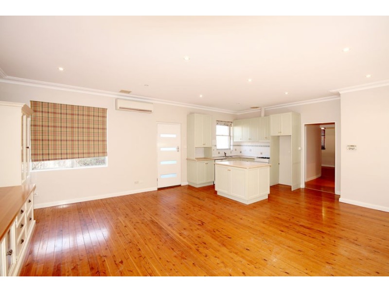 71 Bourke Street, Turvey Park NSW 2650