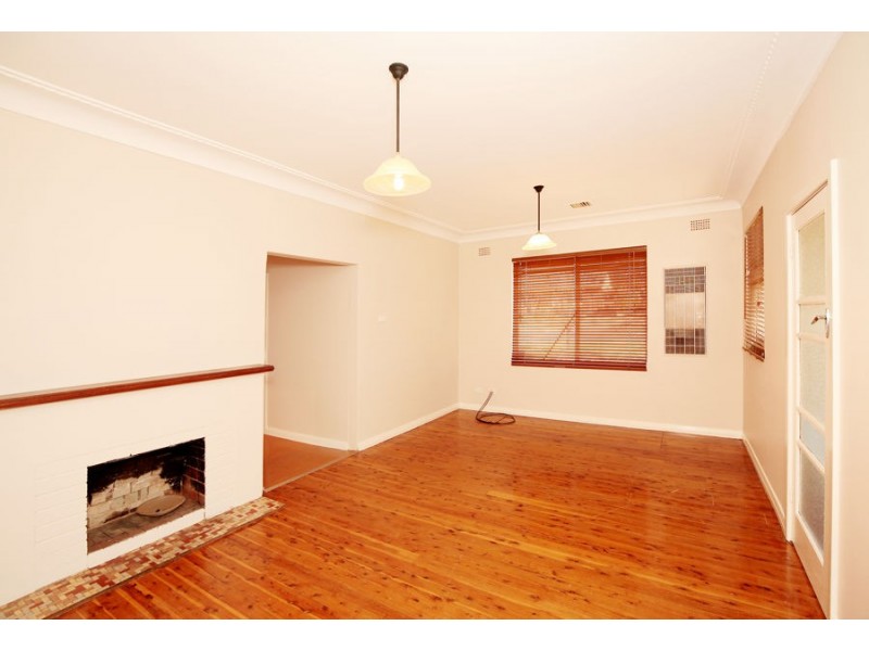 71 Bourke Street, Turvey Park NSW 2650