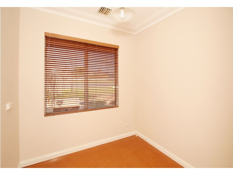 71 Bourke Street, Turvey Park NSW 2650