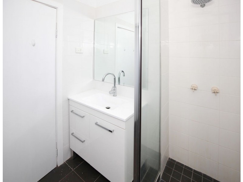 71 Bourke Street, Turvey Park NSW 2650