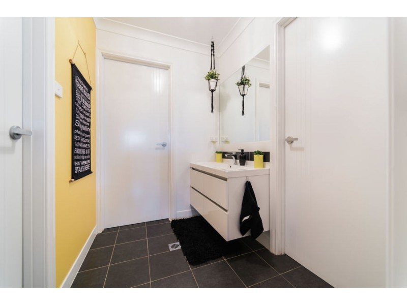 1 Barmedman Avenue, Gobbagombalin NSW 2650