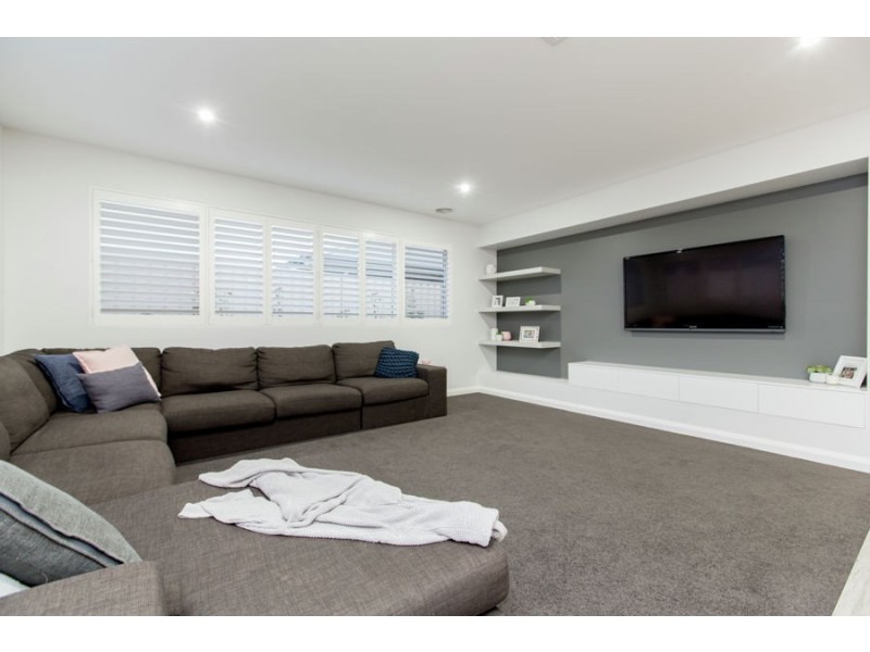 14 Ross Parkway, Gobbagombalin NSW 2650