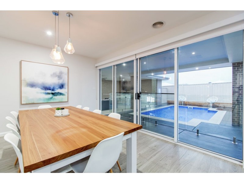 14 Ross Parkway, Gobbagombalin NSW 2650