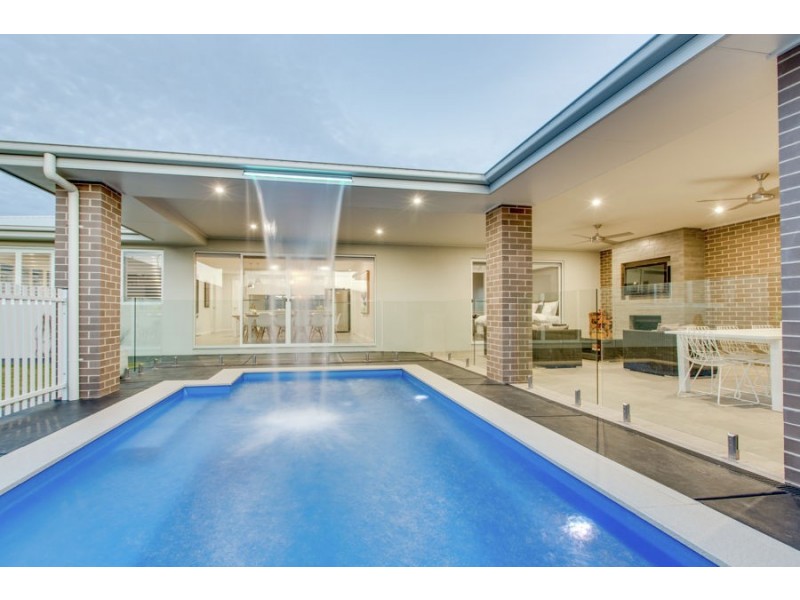 14 Ross Parkway, Gobbagombalin NSW 2650