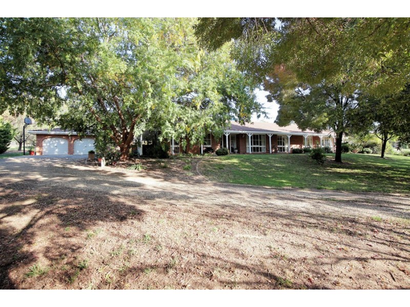 10 Norman Duck Avenue, San Isidore NSW 2650