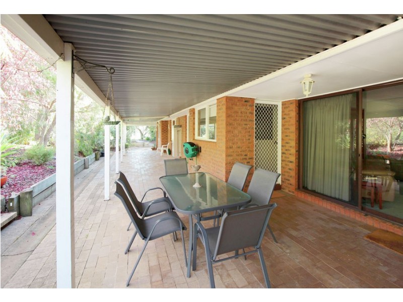 10 Norman Duck Avenue, San Isidore NSW 2650