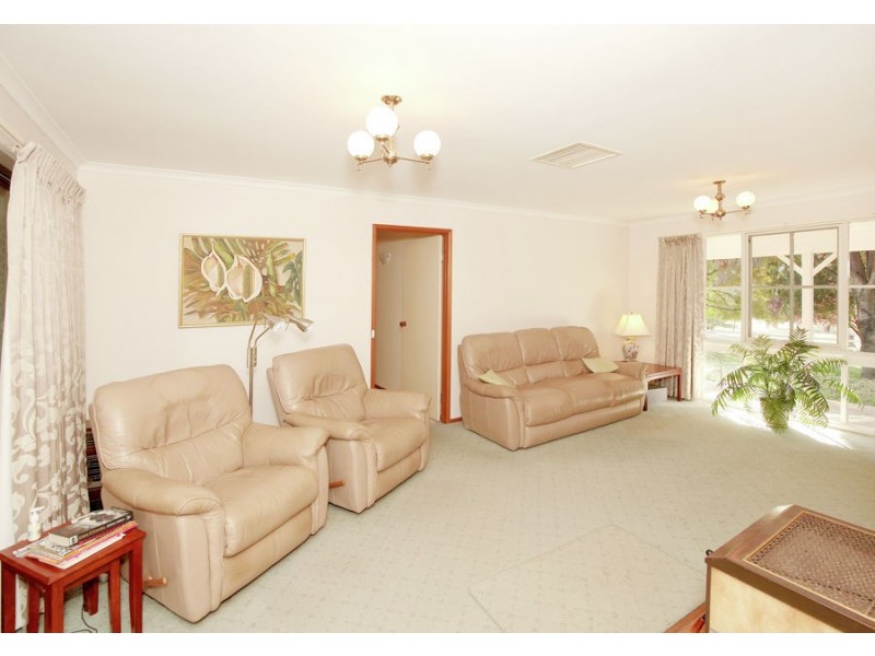 10 Norman Duck Avenue, San Isidore NSW 2650