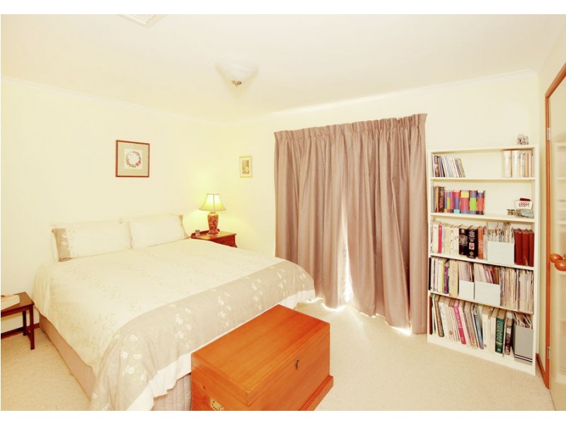 10 Norman Duck Avenue, San Isidore NSW 2650