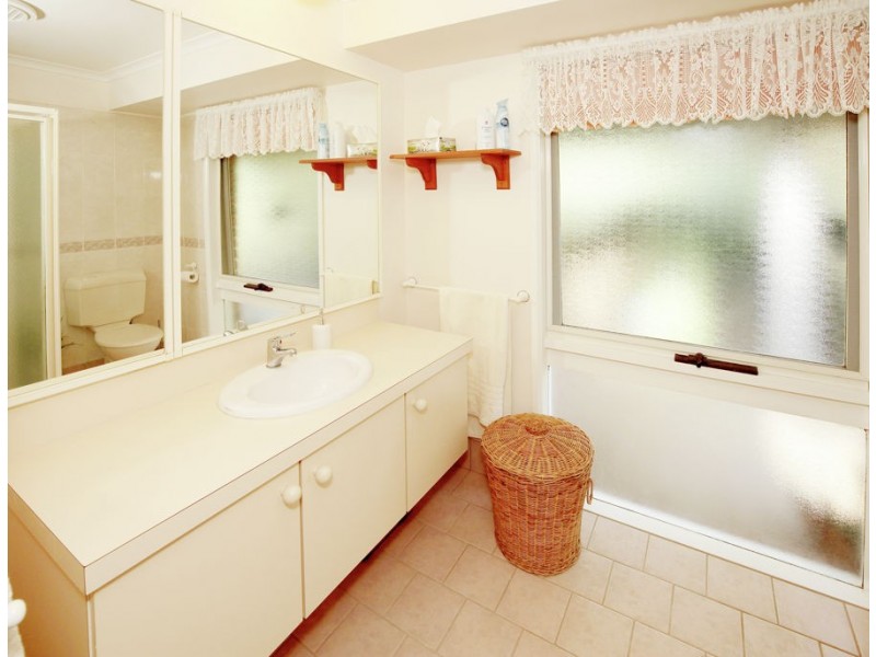 10 Norman Duck Avenue, San Isidore NSW 2650