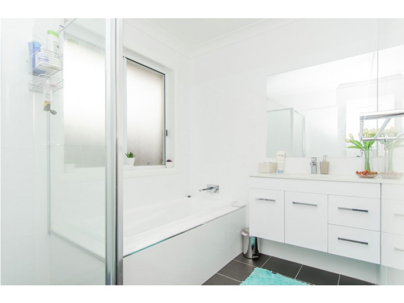 4 Burrundulla Road, Bourkelands NSW 2650