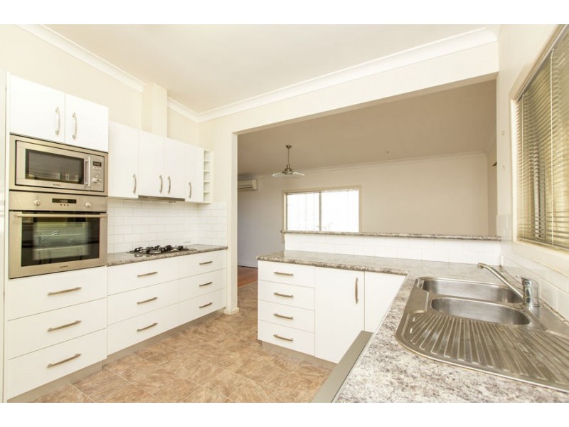 42 Warrawong Street, Kooringal NSW 2650