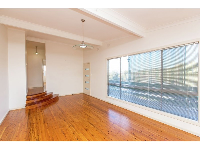 42 Warrawong Street, Kooringal NSW 2650