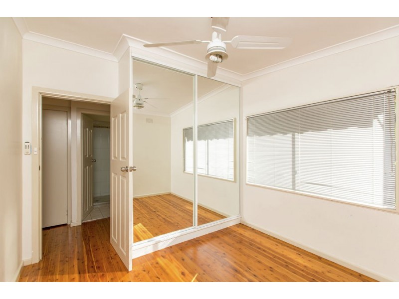 42 Warrawong Street, Kooringal NSW 2650