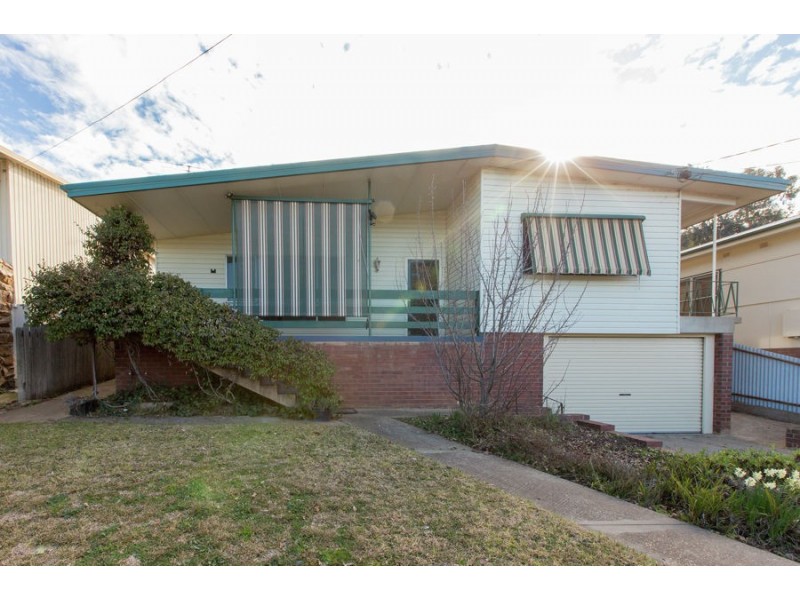 42 Warrawong Street, Kooringal NSW 2650