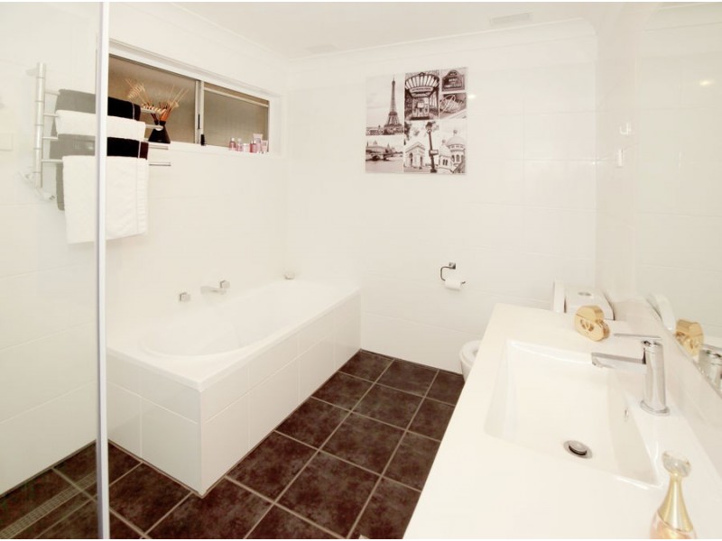 2 Nyrang Street, Tolland NSW 2650