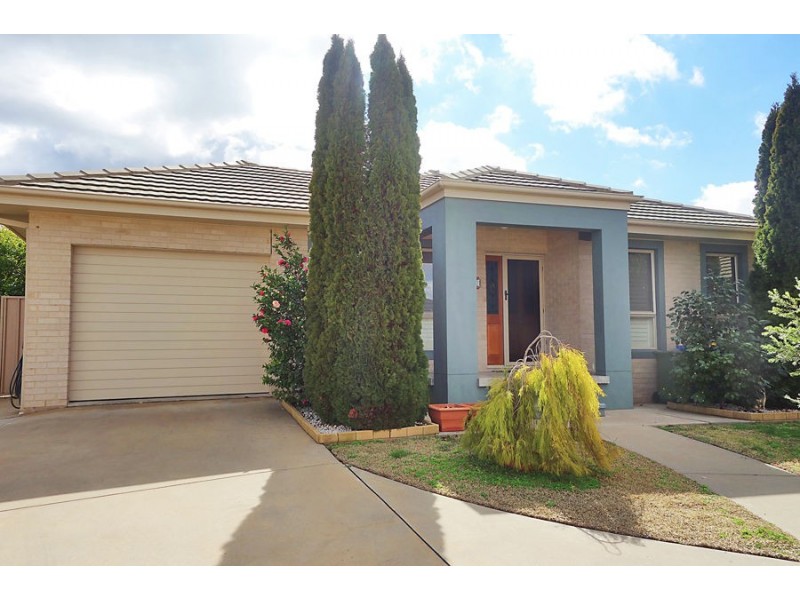 2/10 Cumberland Court, Tatton NSW 2650