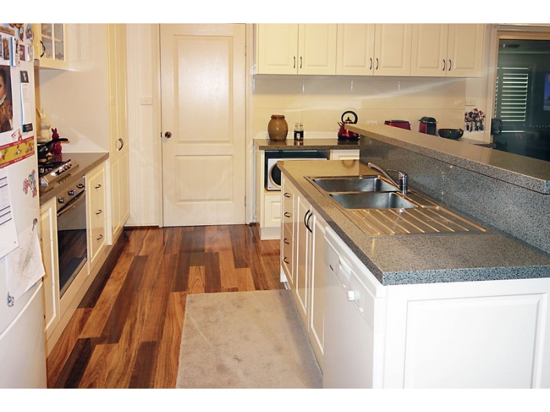2/10 Cumberland Court, Tatton NSW 2650