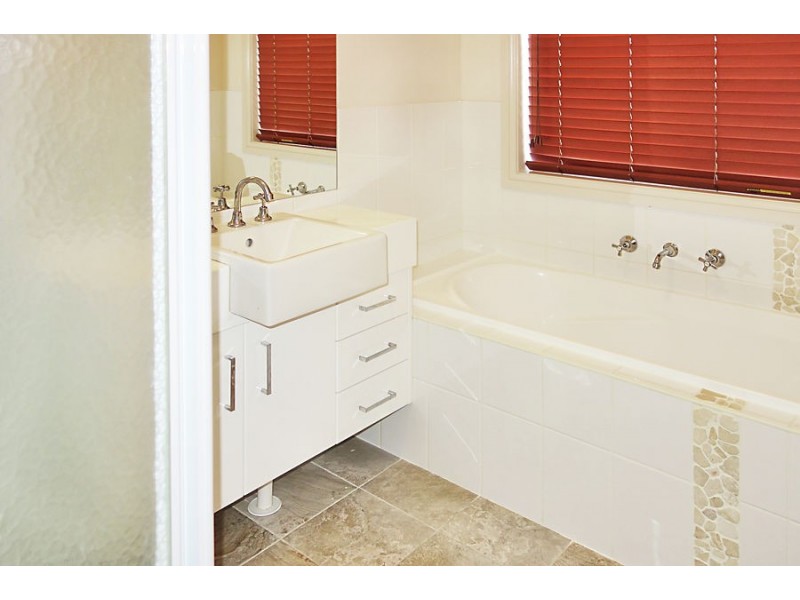 2/10 Cumberland Court, Tatton NSW 2650