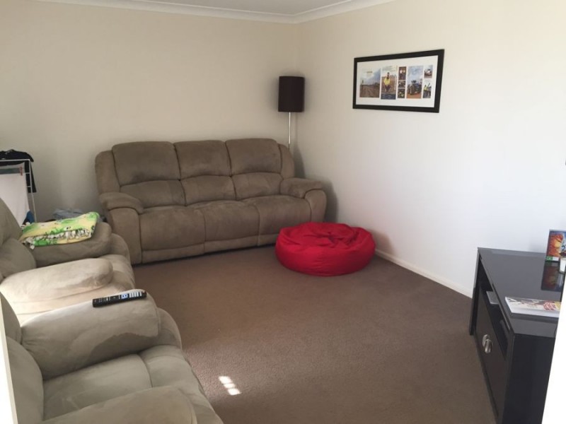 15 Apprentice Avenue, Ashmont NSW 2650