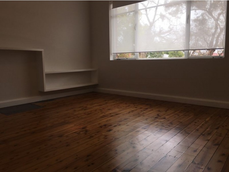 7 Mair Street, Turvey Park NSW 2650