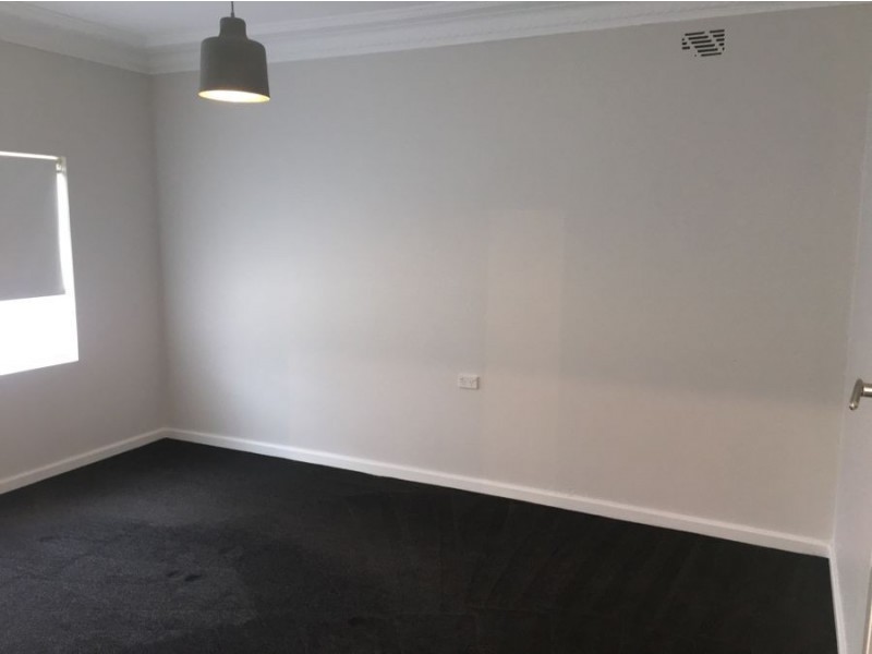 7 Mair Street, Turvey Park NSW 2650