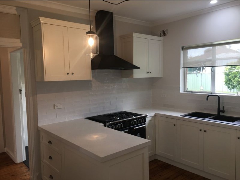 7 Mair Street, Turvey Park NSW 2650