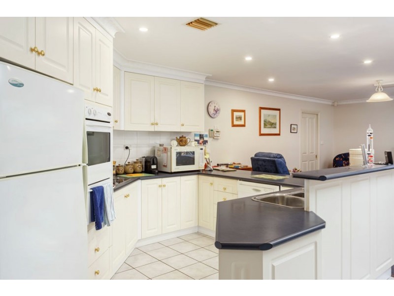 40 Fay Avenue, Kooringal NSW 2650