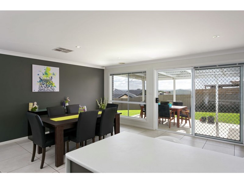 76 Kaloona Drive, Bourkelands NSW 2650