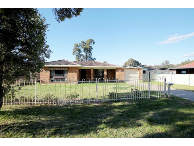57 Adjin Street, Mount Austin NSW 2650