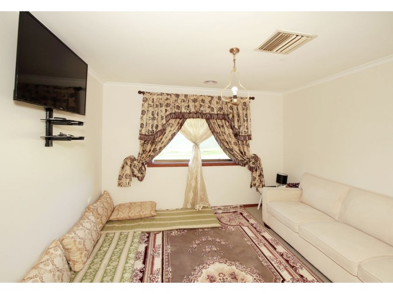57 Adjin Street, Mount Austin NSW 2650