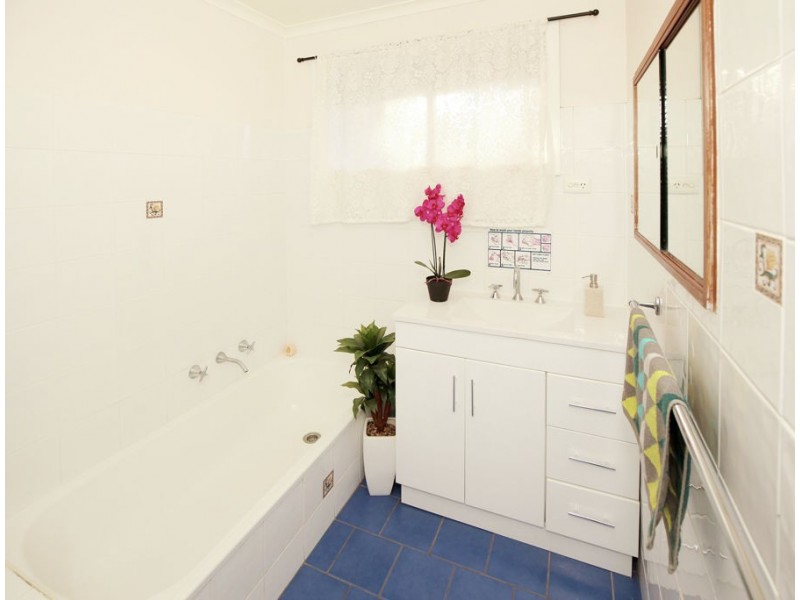 57 Adjin Street, Mount Austin NSW 2650