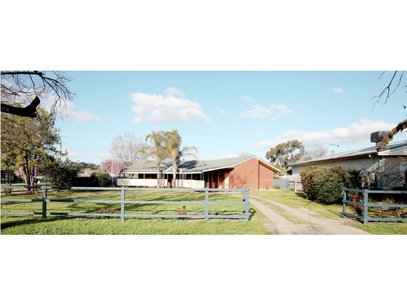 21 Inglis Street, Lake Albert NSW 2650