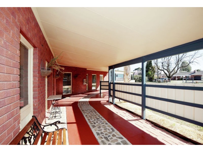 21 Inglis Street, Lake Albert NSW 2650