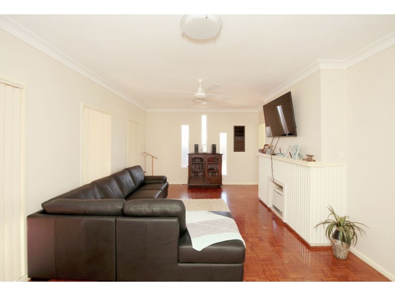 21 Inglis Street, Lake Albert NSW 2650