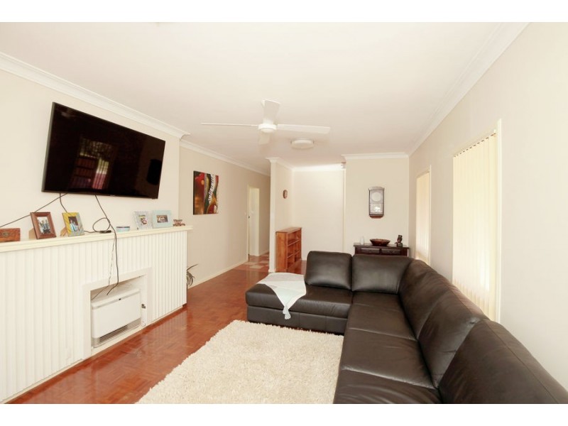 21 Inglis Street, Lake Albert NSW 2650