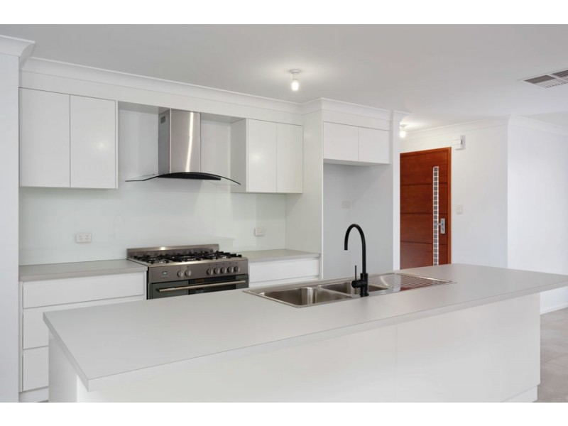 9 Gallop Avenue, Turvey Park NSW 2650