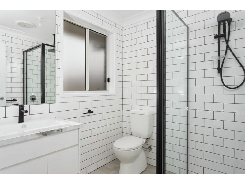 9 Gallop Avenue, Turvey Park NSW 2650