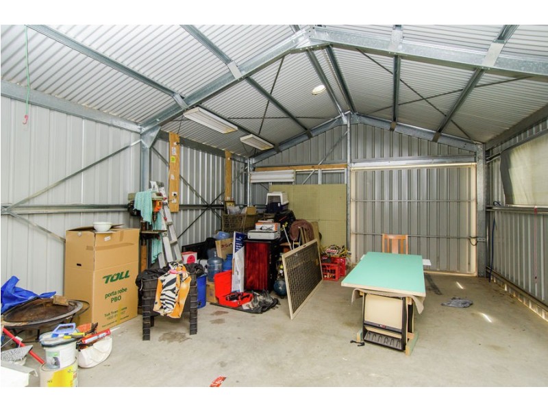 28 Paldi Crescent, Glenfield Park NSW 2650