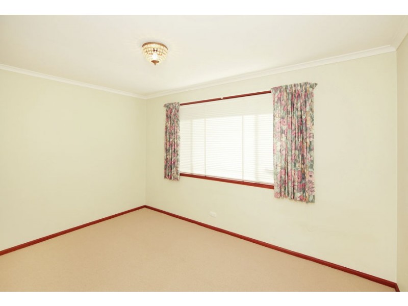 14 Buchhorn Street, Tolland NSW 2650