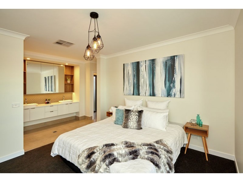 10 Goonawarra Street, Gobbagombalin NSW 2650