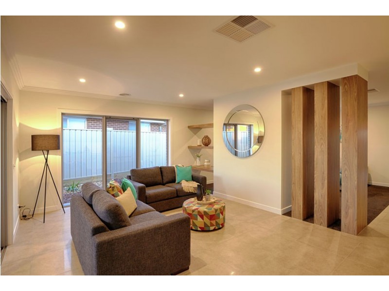 10 Goonawarra Street, Gobbagombalin NSW 2650