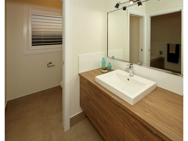 10 Goonawarra Street, Gobbagombalin NSW 2650