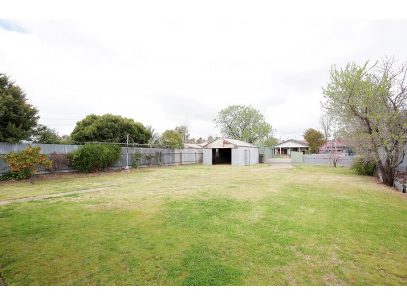 19 Elizabeth Street, Junee NSW 2663