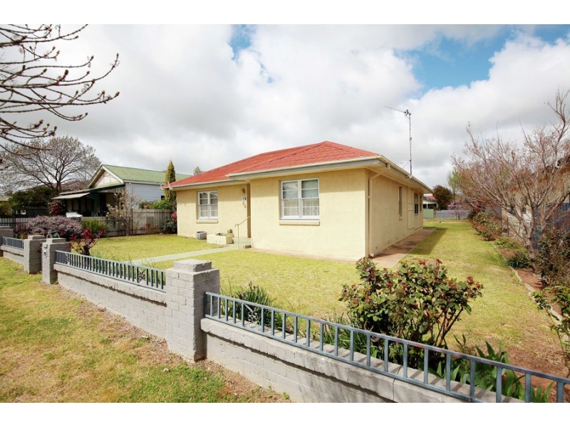 19 Elizabeth Street, Junee NSW 2663