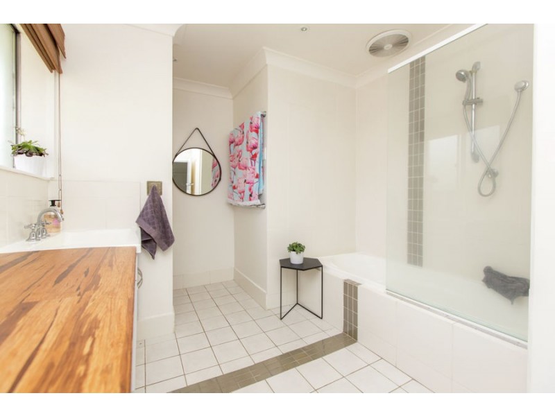 340 Lake Albert Road, Kooringal NSW 2650