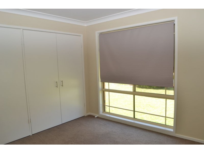 10 Yentoo Drive, Glenfield Park NSW 2650